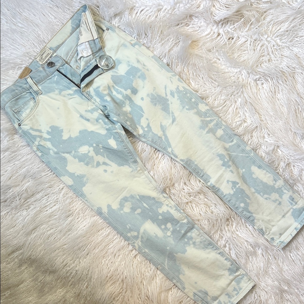 * Current/Elliott Light Blue and Cream Straight Leg Jeans sweet cow dye